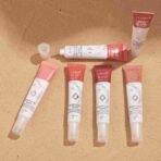 Huda moji liquid Blush tube - Image 2